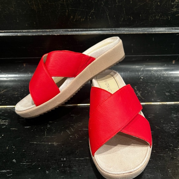 Vionic Shoes - Vionic Red and Cream Sandals with Cushioned Footbed NWOT